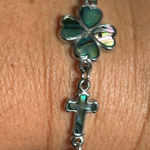 4/$50 PAUA SHELL Silver and Green Clover Cross Bracelet ✝️ - Picture 1 of 6